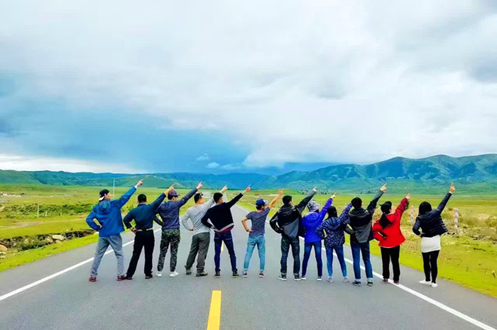 川藏線(xiàn)租車(chē)包車(chē)