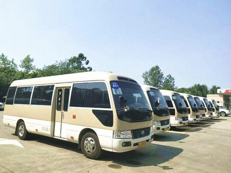 成都租車12座豪華豐田考斯特租賃價格