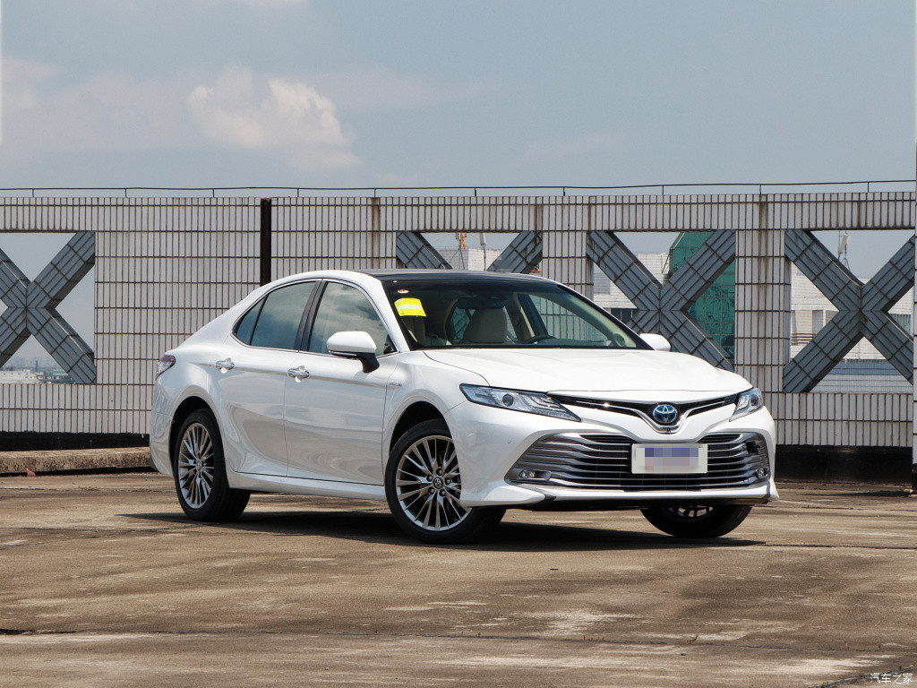 成都租寶馬車多少錢一天，3系和5系租金差多少