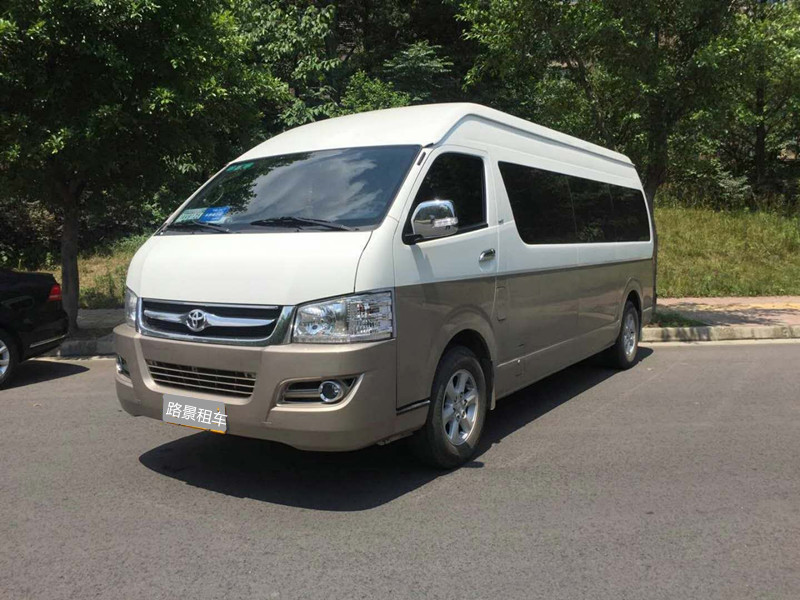 成都租車應(yīng)該怎么租，中巴車大巴車租賃