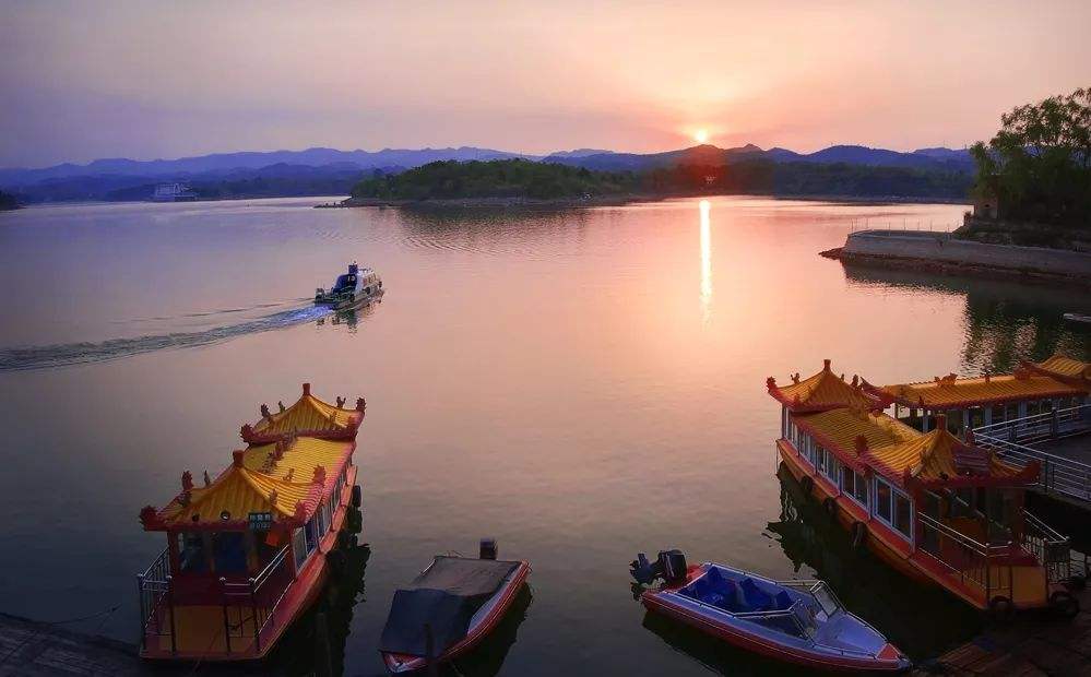 川西旅游適合租車自駕，可該怎么租喃？