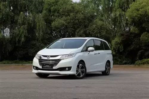 秋冬時(shí)節(jié)天氣轉(zhuǎn)涼,租車使用時(shí)到底要不要熱 秋冬時(shí)節(jié)天氣轉(zhuǎn)涼,租車使用時(shí)到底要不要熱