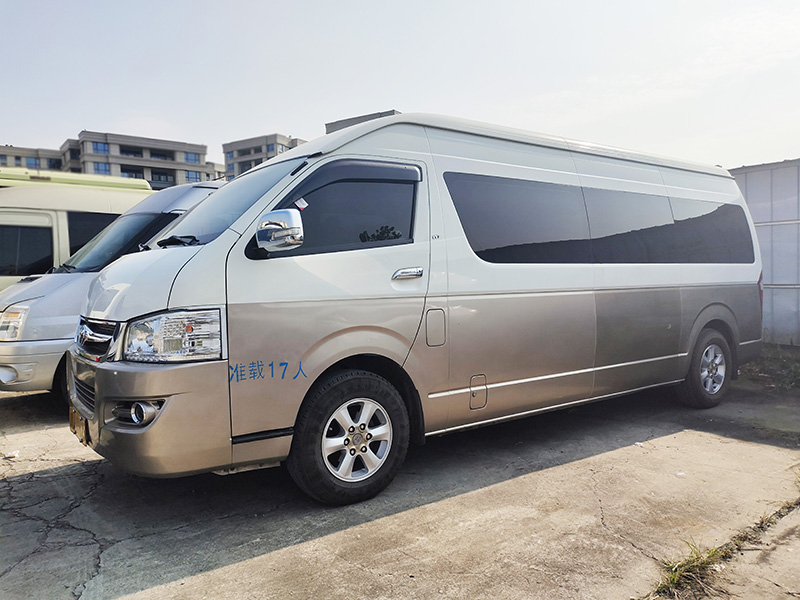 成都中巴租車 成都中巴租車