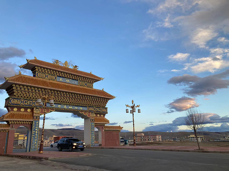 成都租車自駕318川藏線什么車適合？