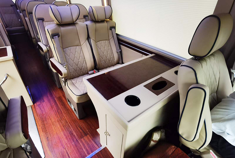 成都考斯特包車